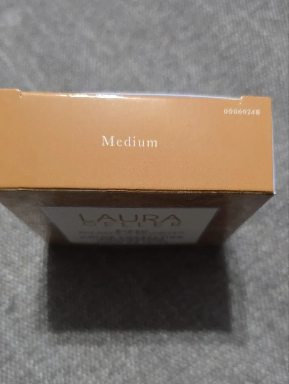 Laura Geller Color Correcting Foundation Compact — Medium